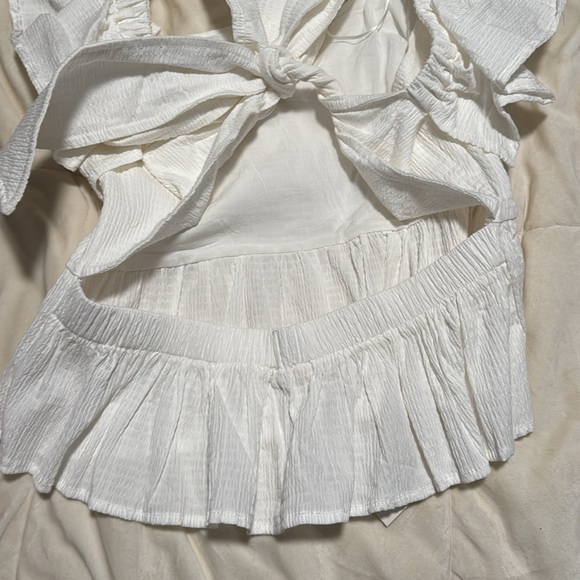 White Ruffle top - Picture 3 of 3